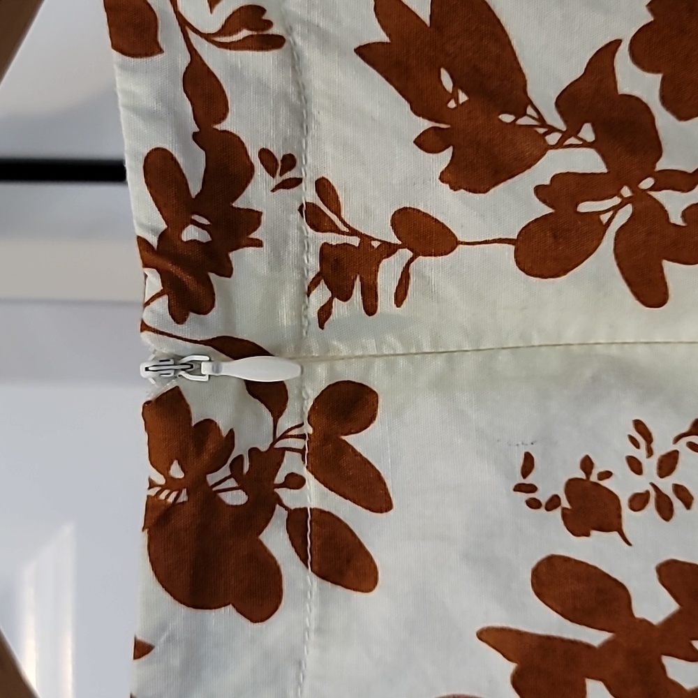SHEIN | Floral Romper | Medium - Picture 5 of 7